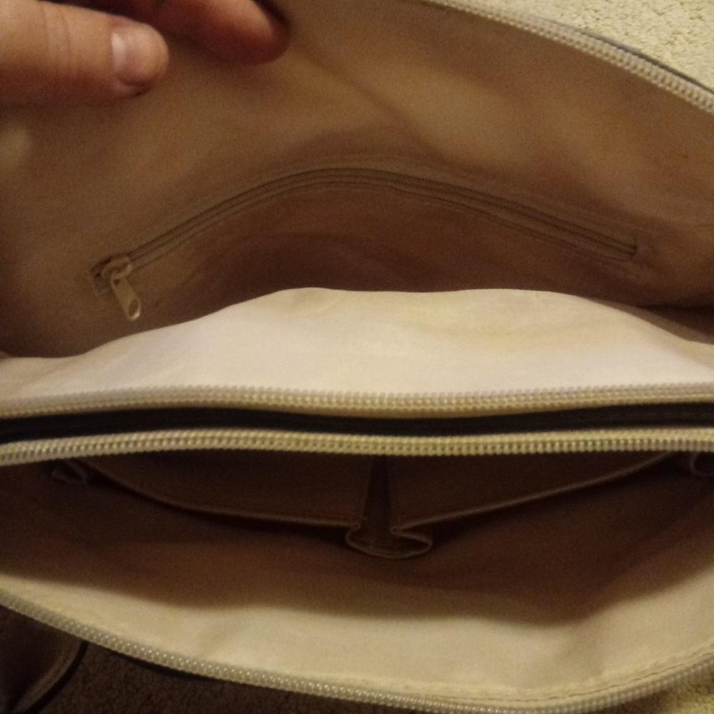 Purse - Picture 2 of 4